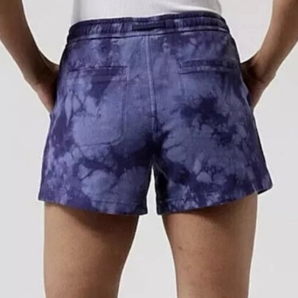 Athleta Farallon Tie-Dye Blue Shorts M - Picture 2 of 9